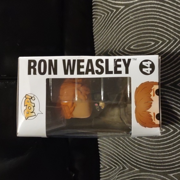 Harry Potter Ron Weasley Funko Pop - Picture 2 of 4